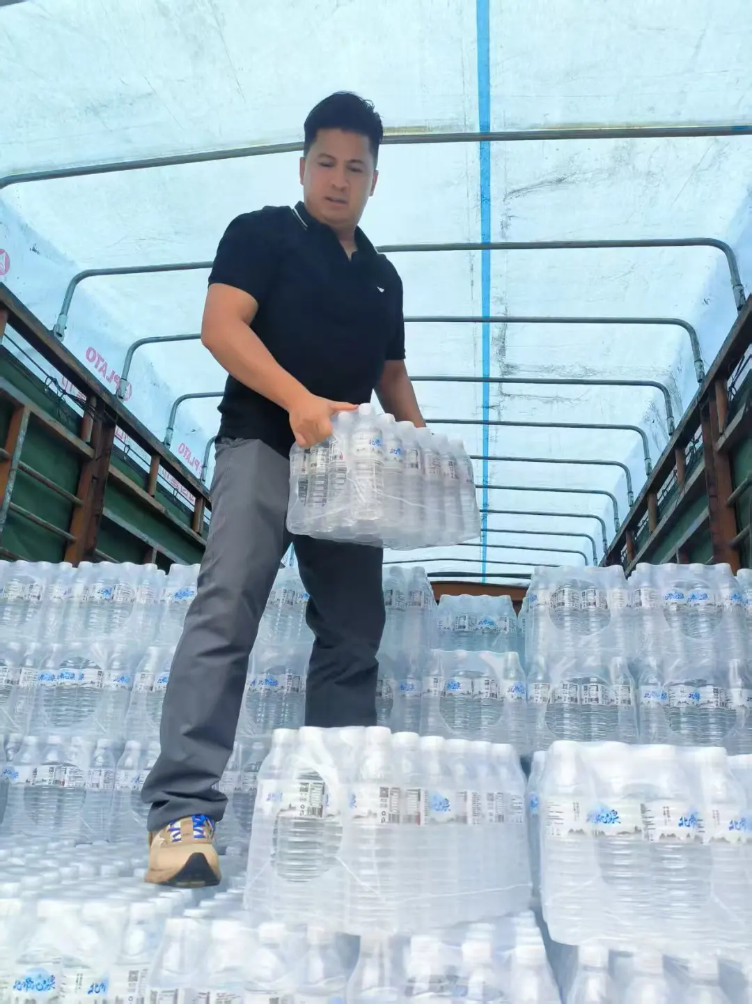 捐赠物资,防汛救灾,平南同安骨科医院